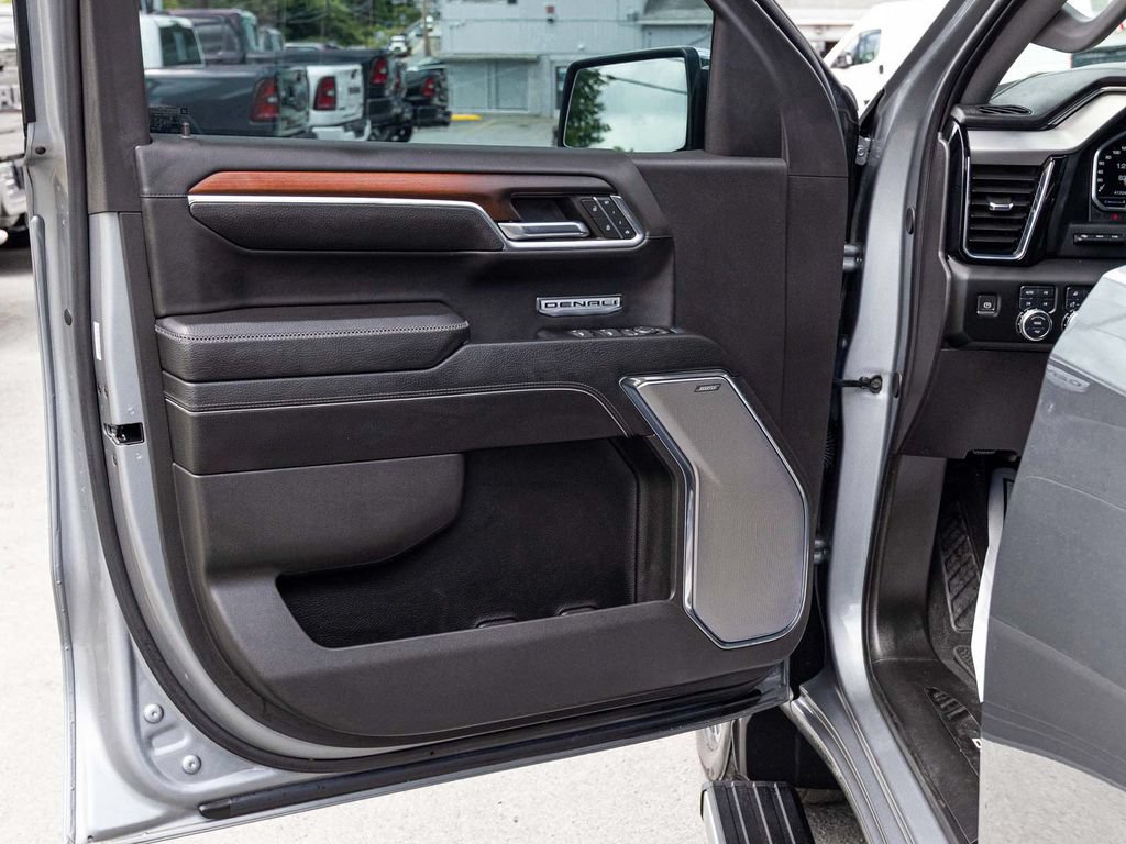 Used 2024 GMC Sierra 1500 Denali w/ Denali Reserve Package AWD/4WD image 11