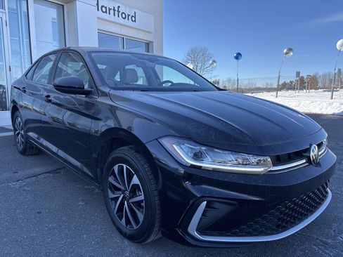 Certified 2025 Volkswagen Jetta S image 8