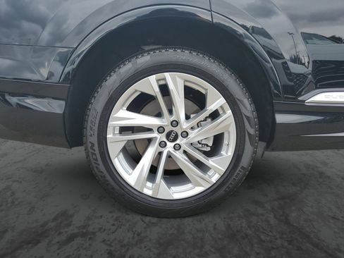 Used 2023 Audi Q7 3.0T Premium Plus w/ Premium Plus Package AWD/4WD image 5