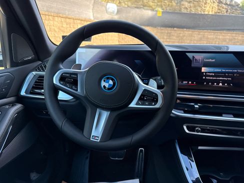 New 2026 BMW X5 xDrive50e w/ M Sport Package image 10