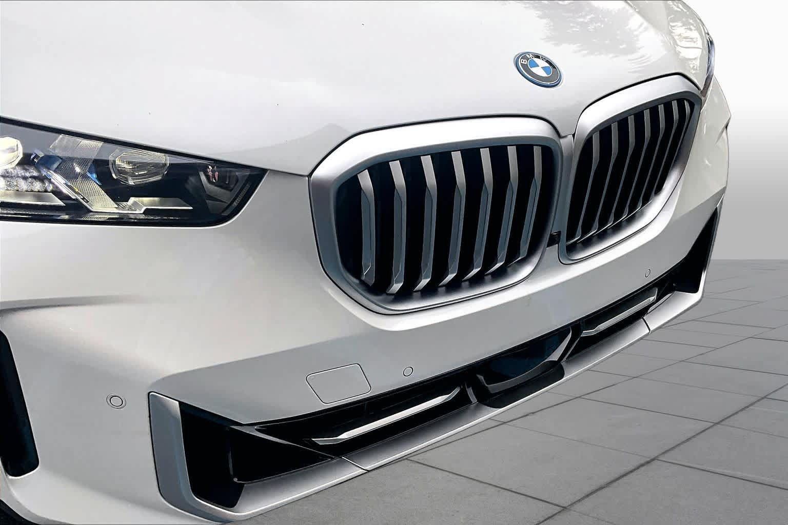 Used 2025 BMW X5 xDrive50e w/ Executive Package AWD/4WD image 30