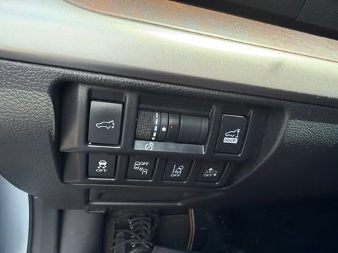 Used 2018 Subaru Outback 2.5i Limited AWD/4WD image 22