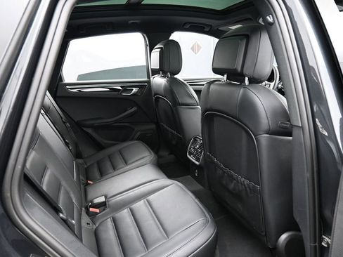 Certified 2026 Porsche Macan AWD/4WD image 27