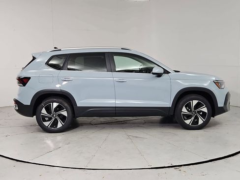 New 2026 Volkswagen Taos SE AWD/4WD image 7