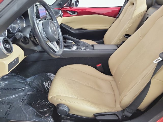 Used 2020 MAZDA MX-5 Miata RF Grand Touring RWD image 17