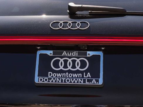 Used 2025 Audi Q5 Premium w/ Convenience Package AWD/4WD image 11