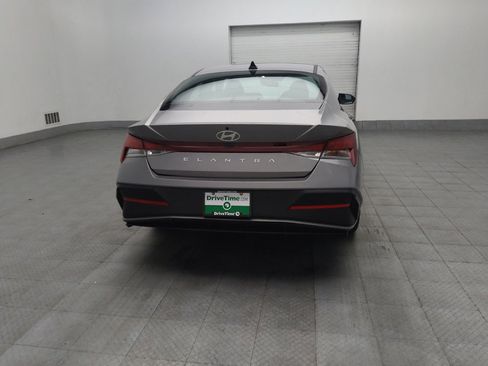 Used 2024 Hyundai Elantra SEL FWD image 7