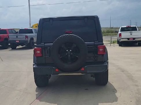 Used 2021 Jeep Wrangler Unlimited Sahara AWD/4WD image 7