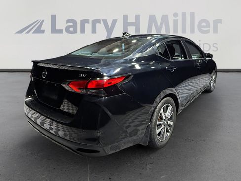 Used 2020 Nissan Versa SV image 5