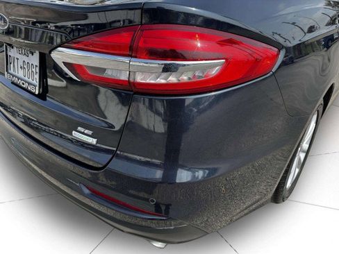 Used 2020 Ford Fusion SE image 14