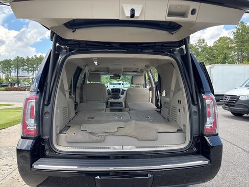 Used 2018 GMC Yukon Denali image 18