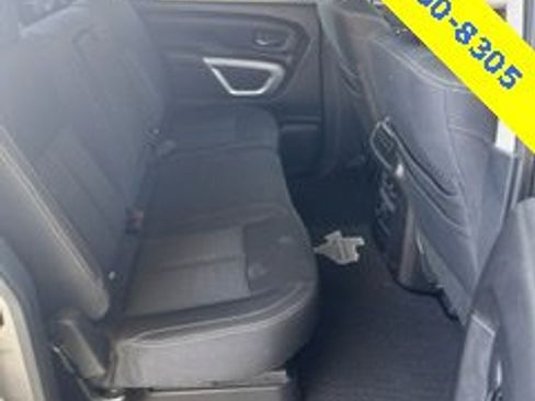 Used 2017 Nissan Titan SV image 12