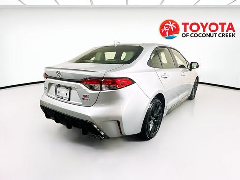 Used 2026 Toyota Corolla SE w/ SE Premium Package FWD image 3