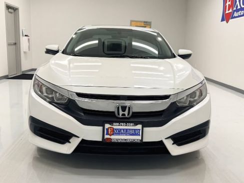 Used 2018 Honda Civic EX image 3