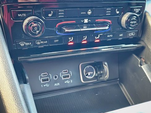 New 2025 Jeep Grand Cherokee Laredo X w/ Luxury Tech Group I image 26