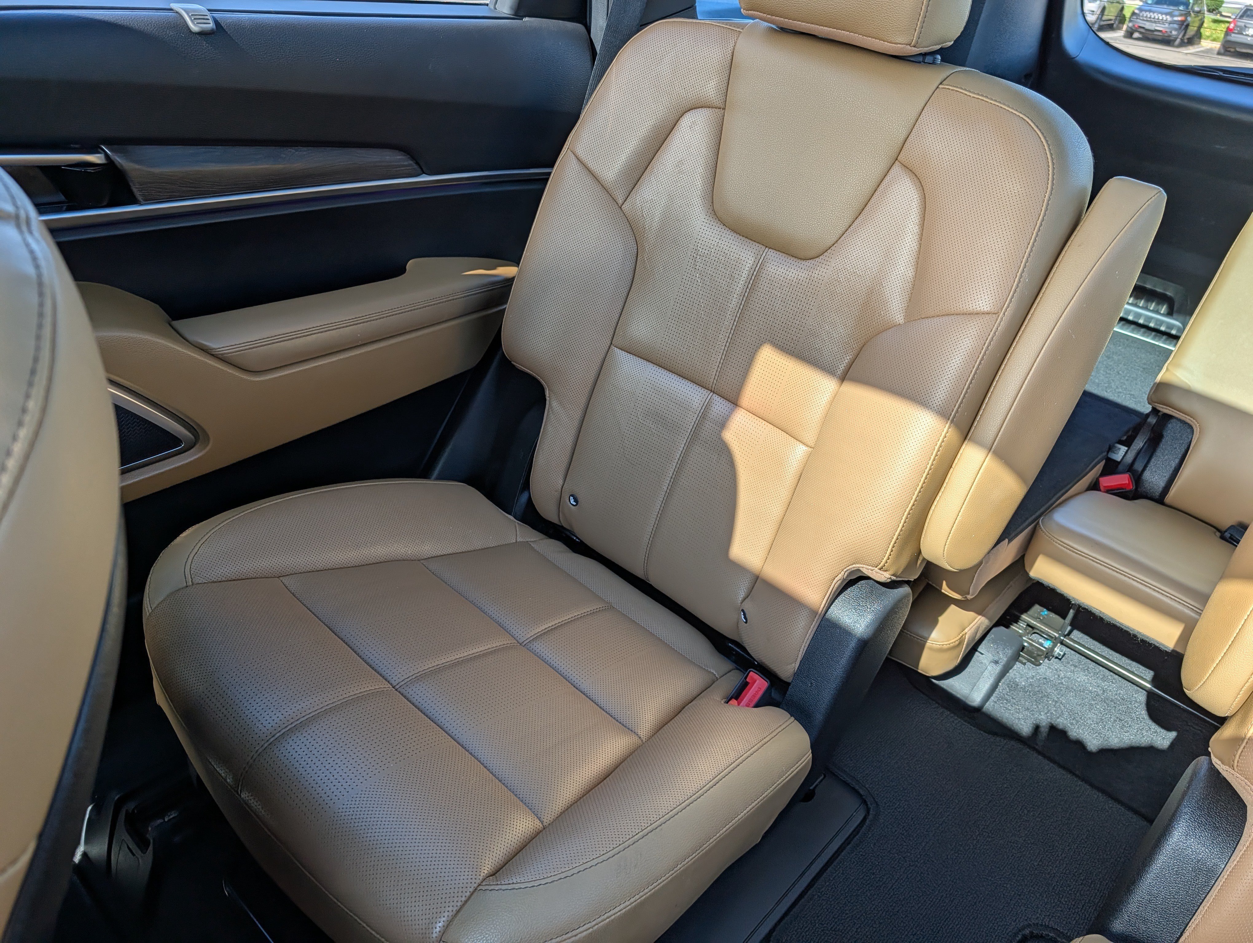 Certified 2022 Kia Telluride SX w/ Nightfall Edition Package AWD/4WD image 12
