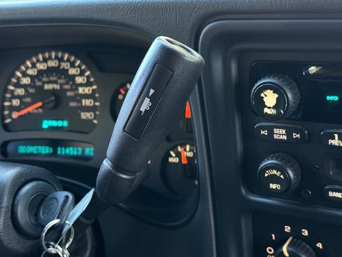 Used 2005 Chevrolet Suburban LS w/ Cargo Package image 22