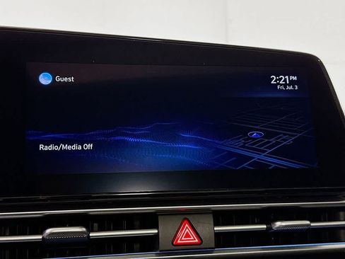 Used 2022 Hyundai Elantra Limited FWD image 16