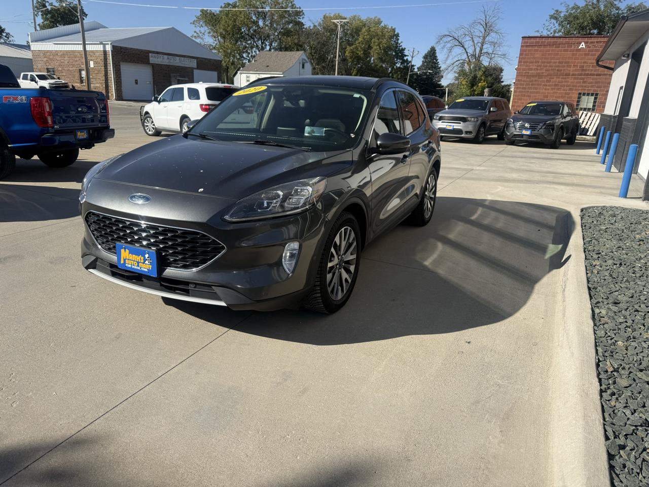 Used 2020 Ford Escape Titanium AWD/4WD image 3