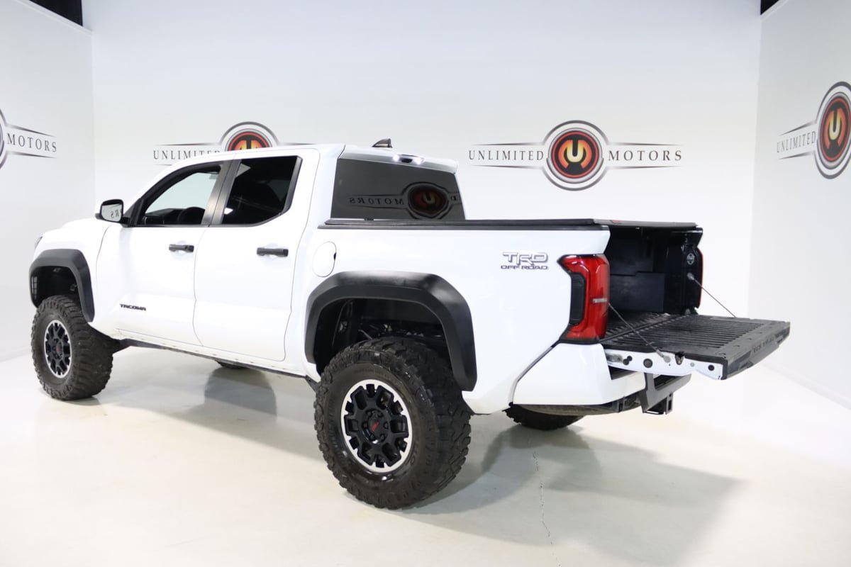 Used 2024 Toyota Tacoma TRD Off-Road AWD/4WD image 28