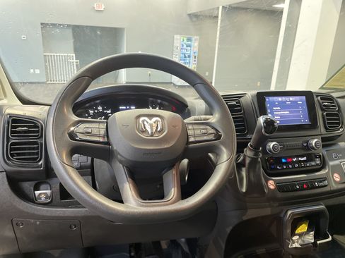 Used 2025 RAM ProMaster 2500 w/ Convenience Group FWD image 19
