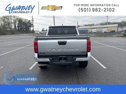 Used 2024 Toyota Tacoma TRD Off-Road image 6