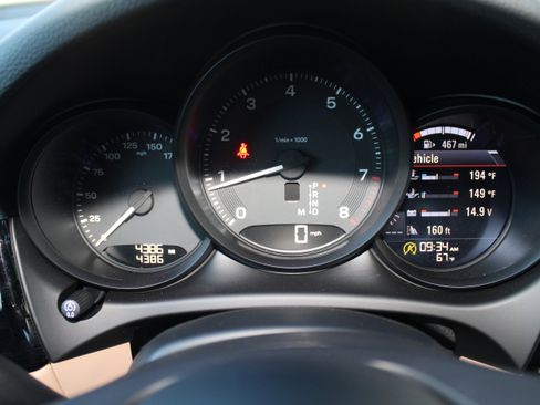 Certified 2025 Porsche Macan image 18