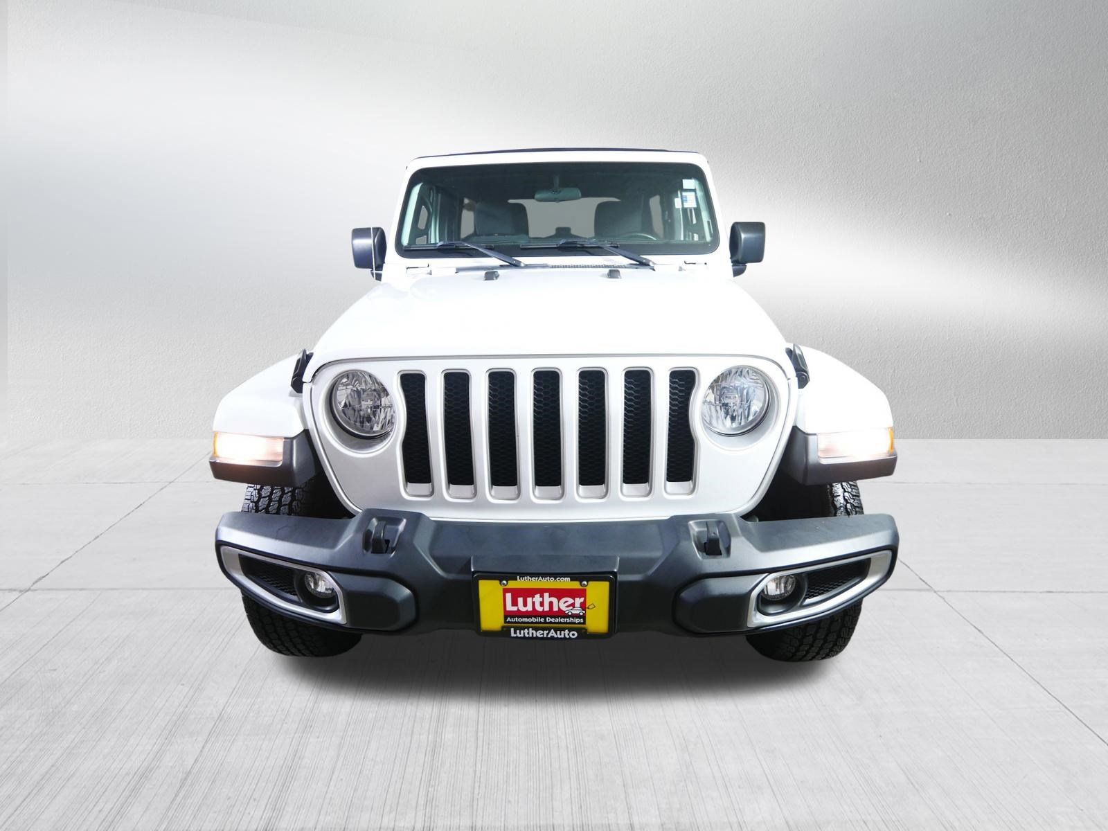 Used 2018 Jeep Wrangler Unlimited Sahara AWD/4WD image 2
