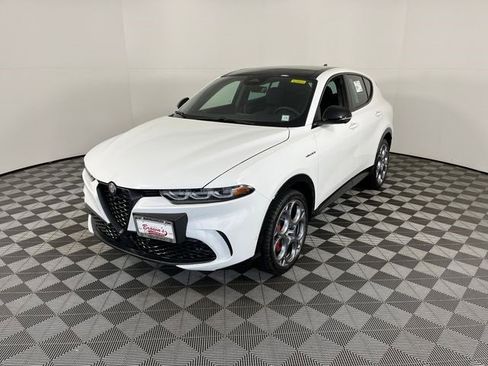 New 2025 Alfa Romeo Tonale w/ Premium Package image 2