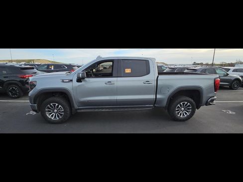 Used 2023 GMC Sierra 1500 AT4 w/ AT4 Premium Package AWD/4WD image 8