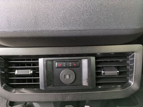 New 2026 Ford F350 Platinum w/ FX4 Off-Road Package image 17