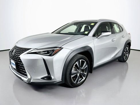 Used 2019 Lexus UX 200 w/ Accessory Package FWD image 2