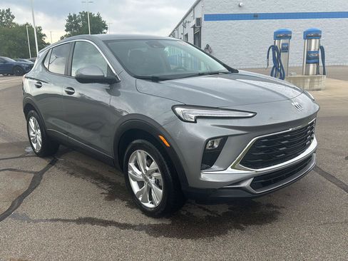 Used 2024 Buick Encore GX Preferred AWD/4WD image 7