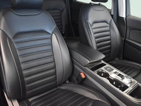 Used 2024 Ford Edge SEL AWD/4WD image 6