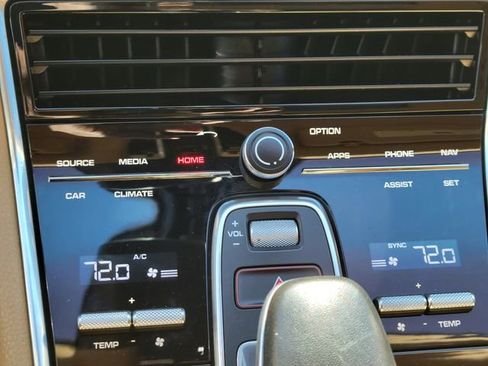 Used 2018 Porsche Panamera 4S image 28