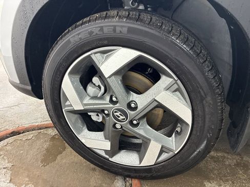 New 2025 Hyundai Venue SEL image 10