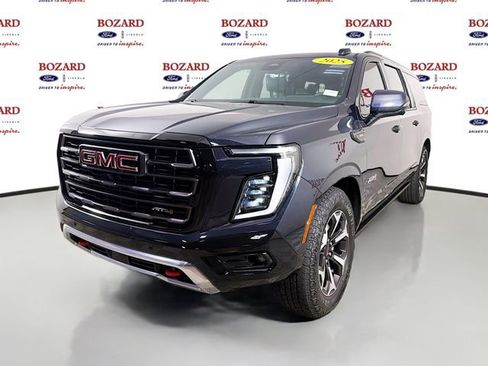 Used 2025 GMC Yukon XL AT4 Ultimate AWD/4WD image 4