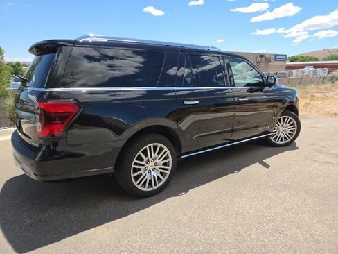 Used 2023 Ford Expedition Max Platinum AWD/4WD image 4