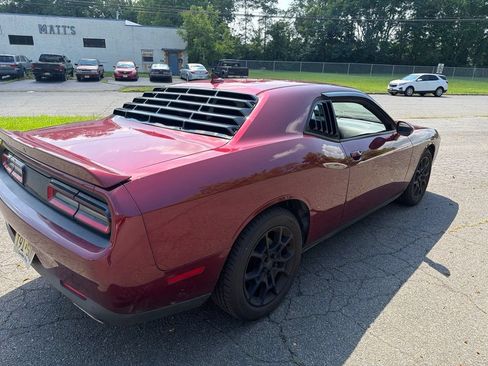 Used 2017 Dodge Challenger GT w/ Driver Convenience Group AWD/4WD image 4
