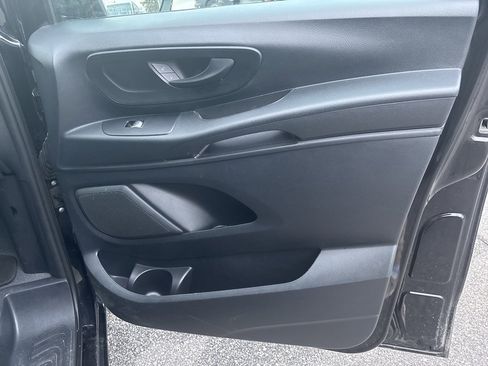 Used 2023 Mercedes-Benz Metris Passenger image 25