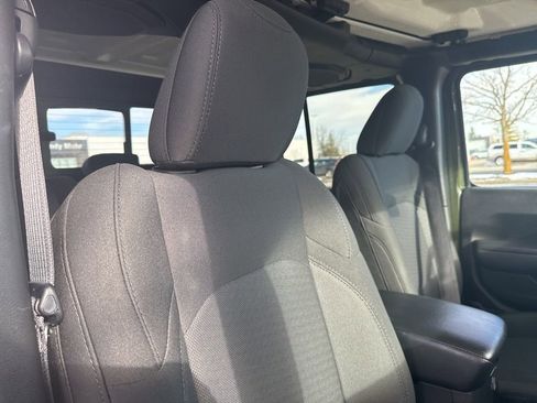 Used 2022 Jeep Gladiator Sport image 24