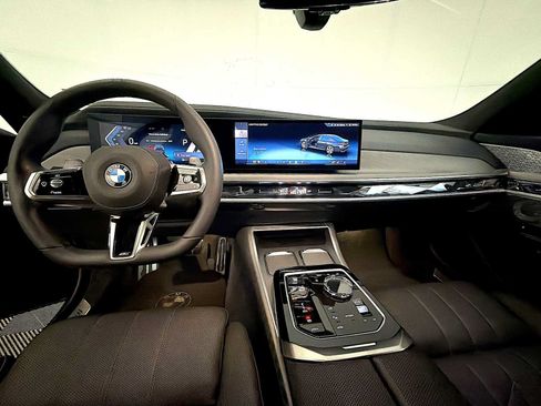 Used 2023 BMW 760i xDrive AWD/4WD image 12