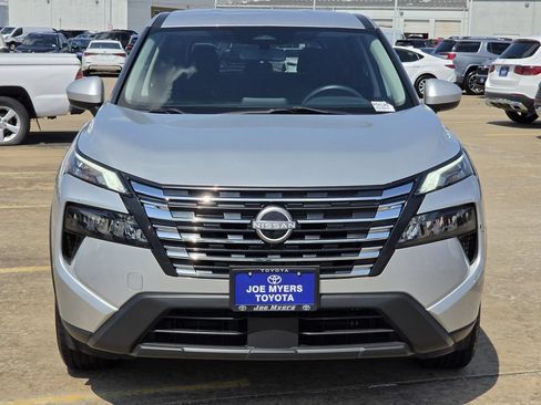 Used 2024 Nissan Rogue SV FWD image 3