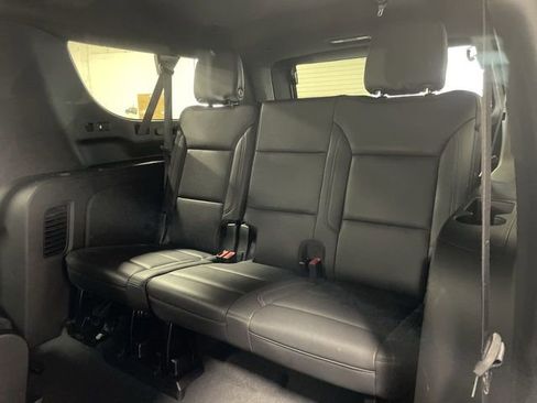 Used 2024 Chevrolet Suburban LT image 24