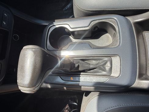 Used 2018 Chevrolet Colorado Z71 RWD image 26