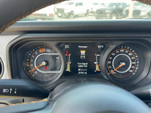 Used 2024 Jeep Wrangler Unlimited Sport AWD/4WD image 16