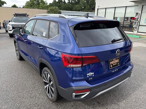 Certified 2024 Volkswagen Taos SE FWD image 6