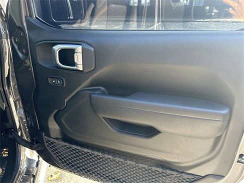 Used 2023 Jeep Gladiator Mojave w/ Cold Weather Group image 12