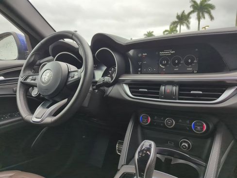 Used 2022 Alfa Romeo Stelvio Ti image 28
