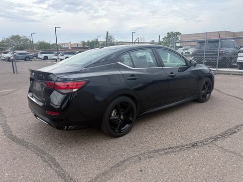Used 2023 Nissan Sentra SR w/ Midnight Edition Package FWD image 5